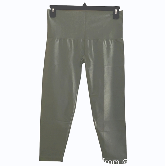 Breezies Tummy Smoothing Seamless 3/4 Cropped Legging-Sage Green 1X - Picture 2 of 5